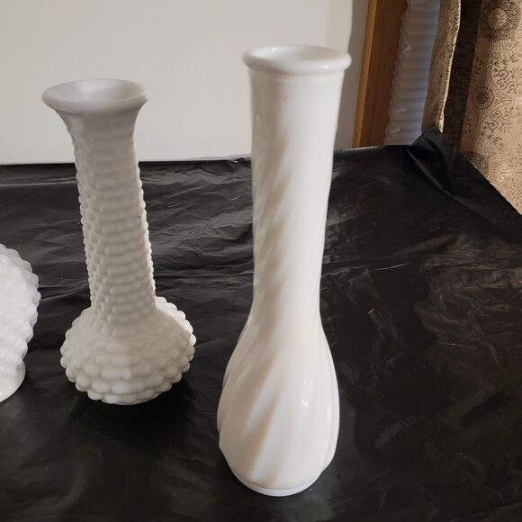 5 piece vtg milk glass vases tall and short 3 different sizes - Picture 6 of 16